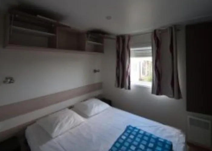 Campsite Mobil-home Avec Terrasse - 6 Pers. - Api-1-52-2015